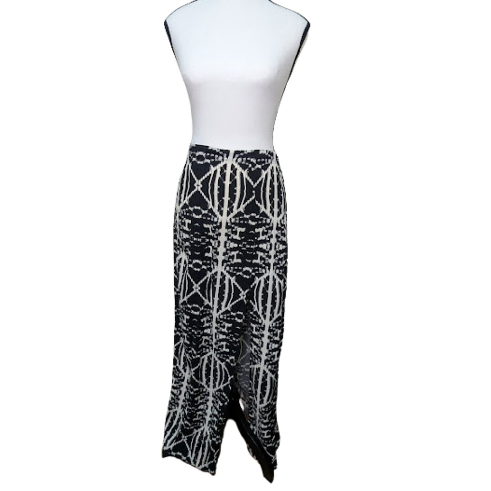 Express Black & White Rayon Maxi Skirt – Size L – Boho Minimalist Flowy Slit